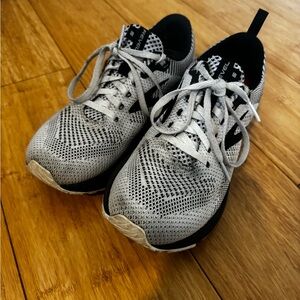 White Brooks Revel 5 size 7 pre loved